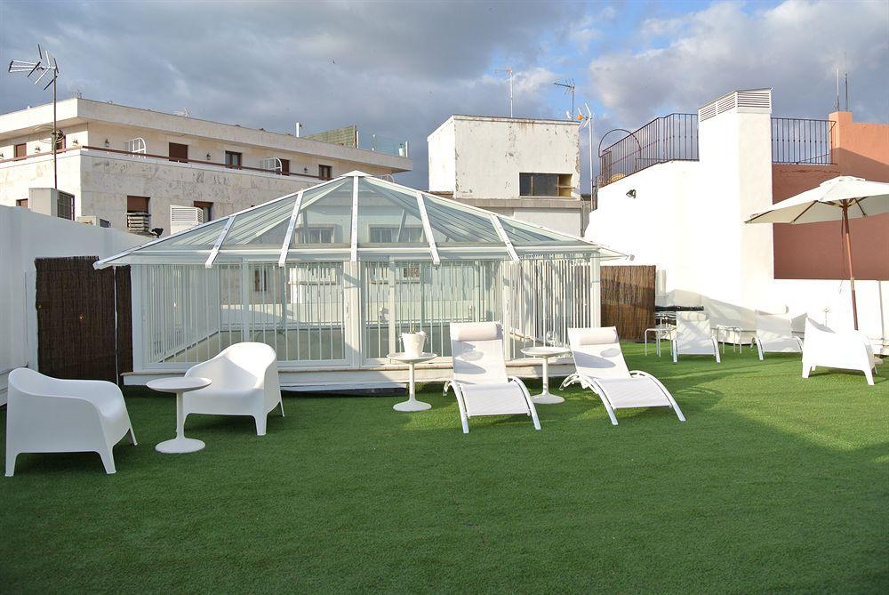 Suites Sevilla Plaza Екстер'єр фото