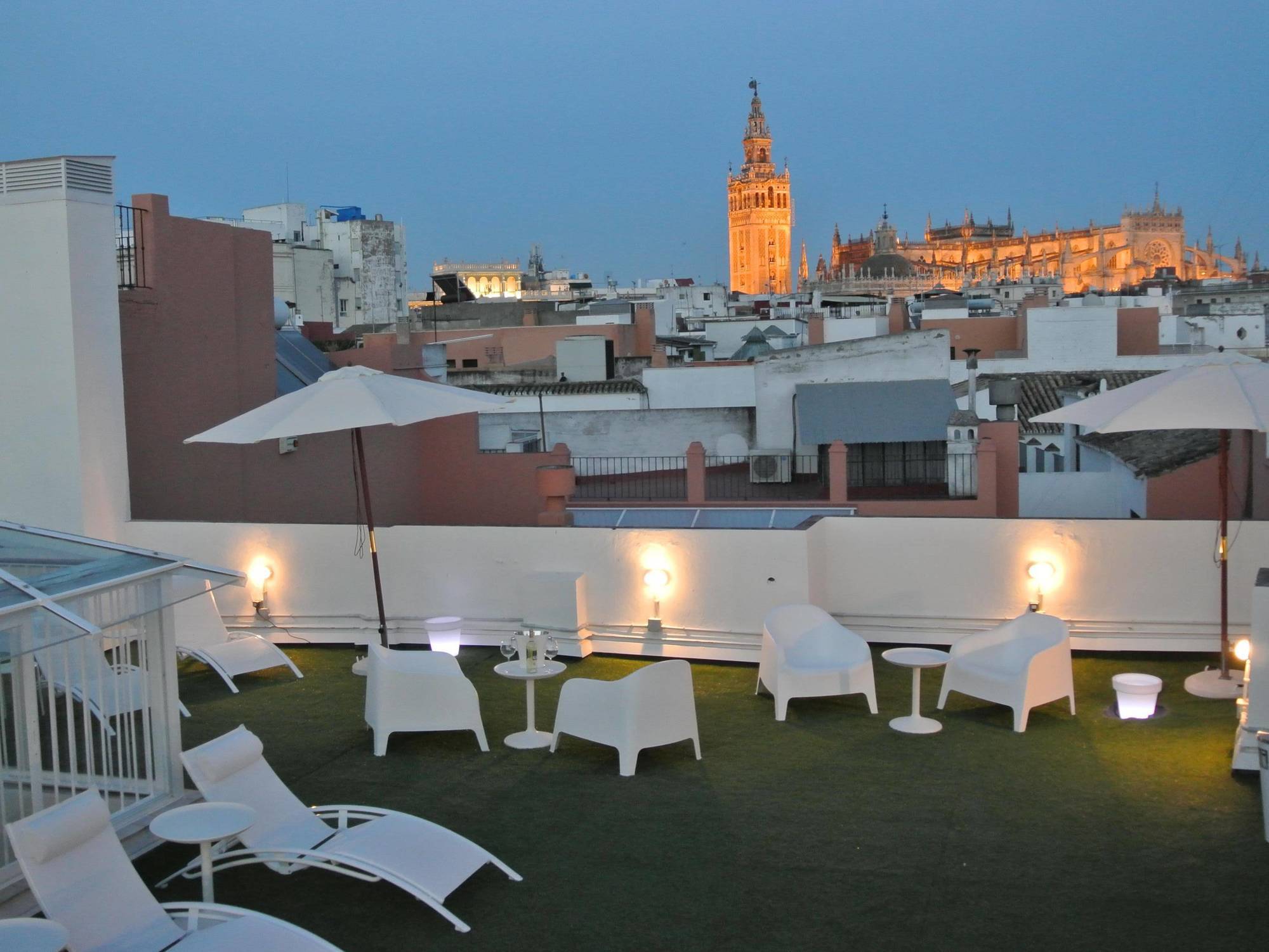 Suites Sevilla Plaza Екстер'єр фото