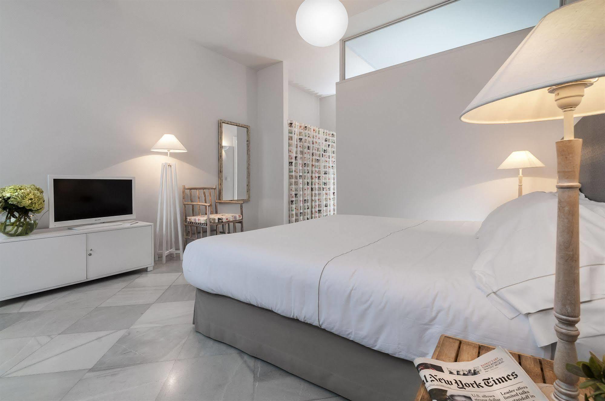 Suites Sevilla Plaza Екстер'єр фото