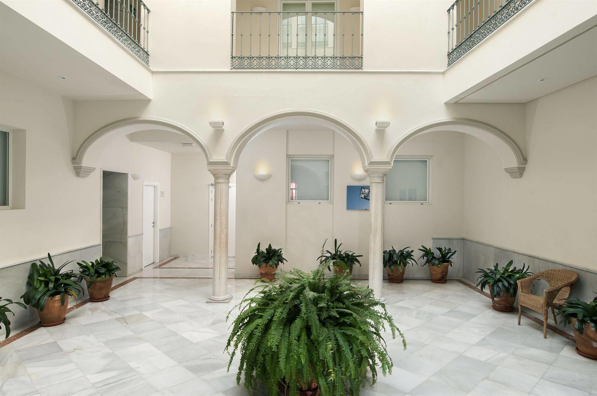 Suites Sevilla Plaza Екстер'єр фото