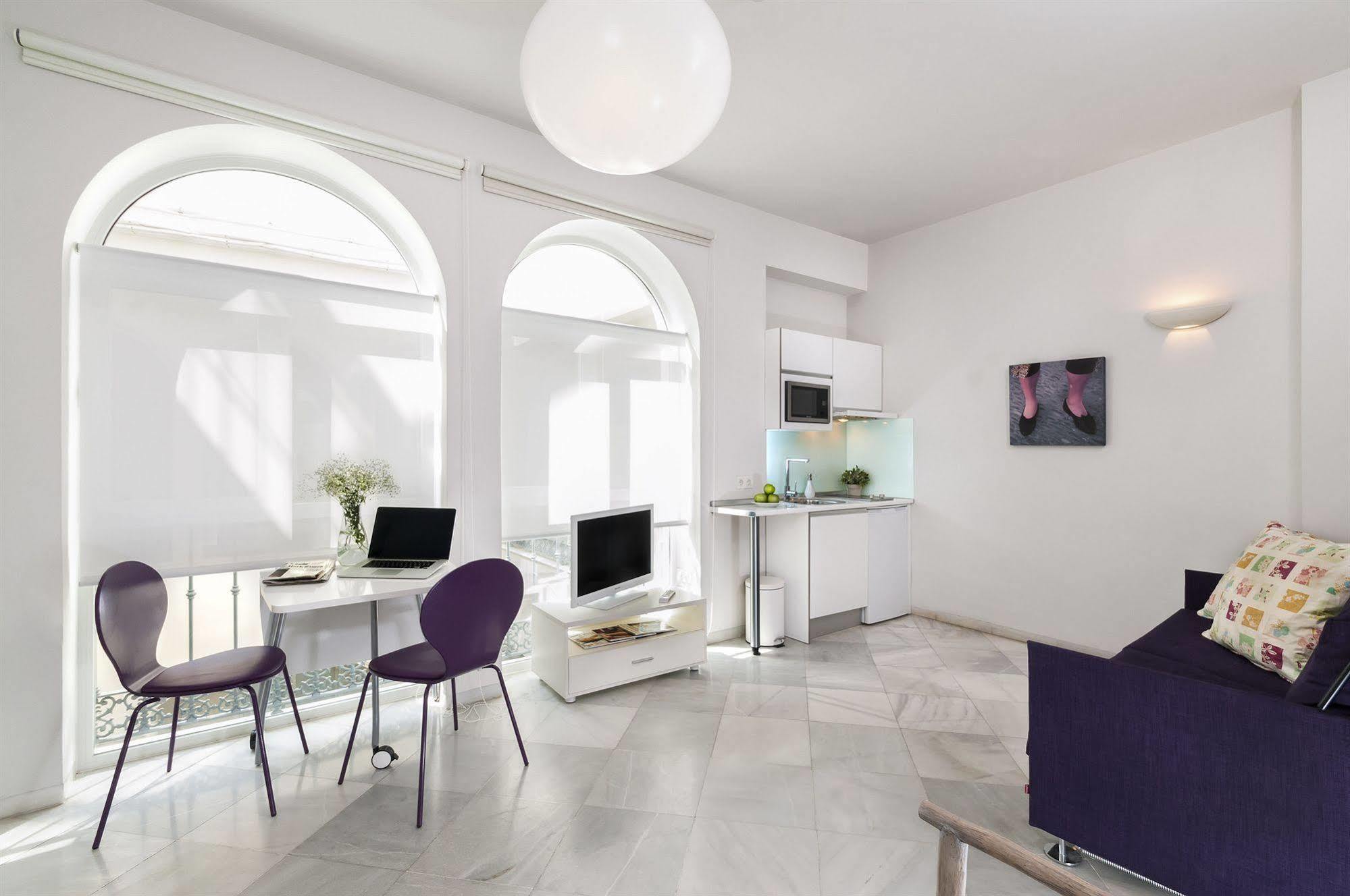 Suites Sevilla Plaza Екстер'єр фото